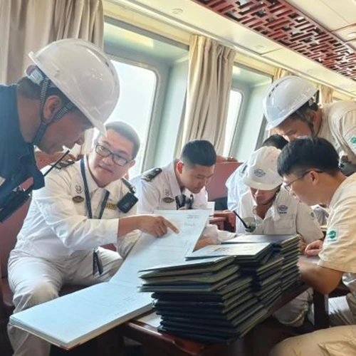 Cục Hàng hải Trạm Giang tiến hành-kiểm tra an toàn trước kỳ nghỉ lễ đối với t...